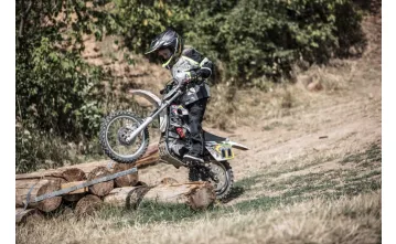 Od jakiego wieku można przewozić dziecko na motocyklu. Prawo i inne kwestie